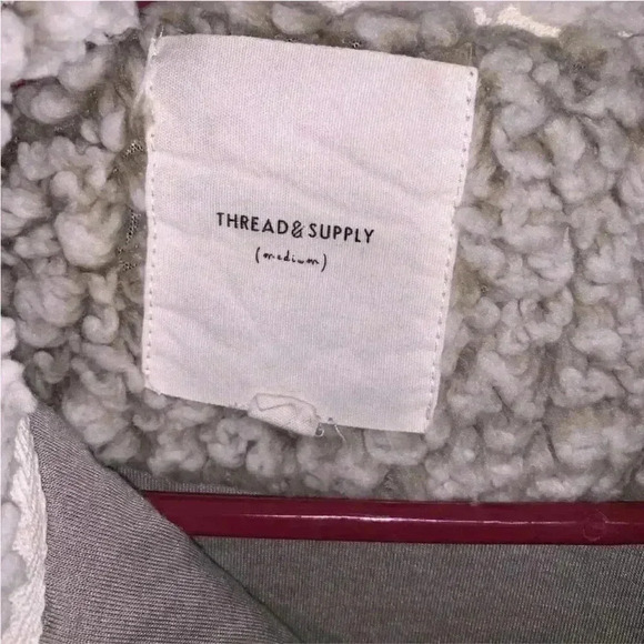 Thread & Supply Sherpa Jacket size M - Picture 3 of 3